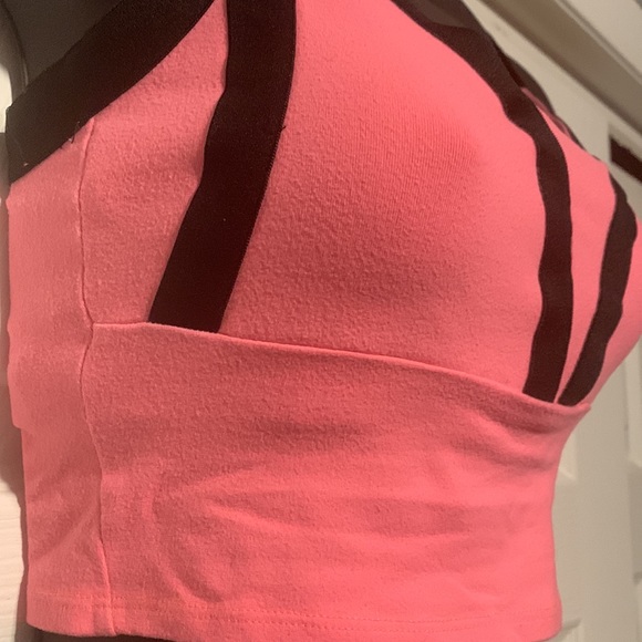 Beyond Yoga sports bra/crop - Picture 2 of 8